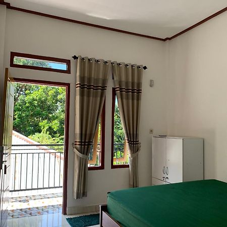 Bertus Guesthouse Labuan Bajo Extérieur photo